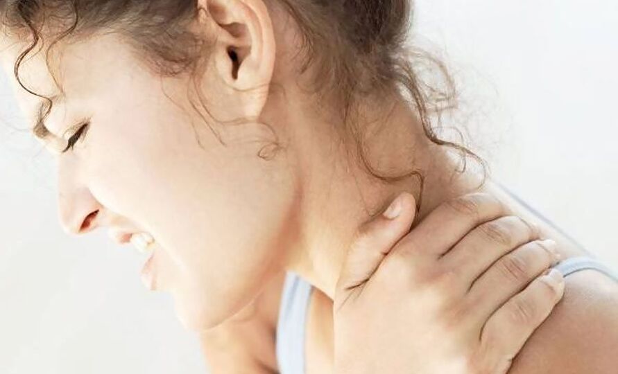 Gimdos kaklelio osteochondrozę lydi skausmingas ar aštrus kaklo skausmas